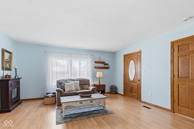 399 W Wiley Street, Greenwood, IN 46142
