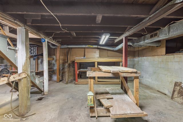 399 W Wiley Street, Greenwood, IN 46142