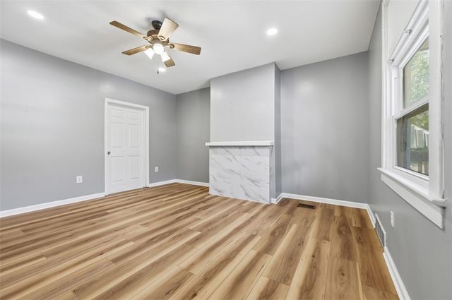 1014 McLaughlin Run, Bridgeville, PA 15017