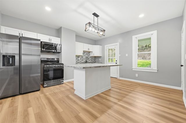 1014 McLaughlin Run, Bridgeville, PA 15017
