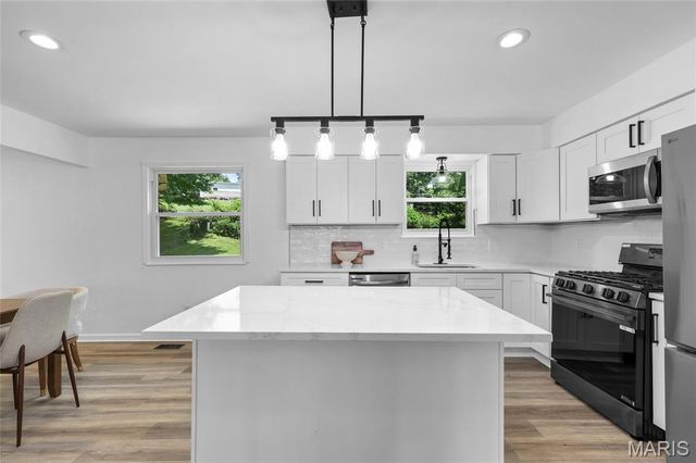 3036 Cherokee Lane, St Charles, MO 63301