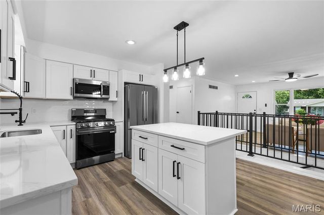 3036 Cherokee Lane, St Charles, MO 63301