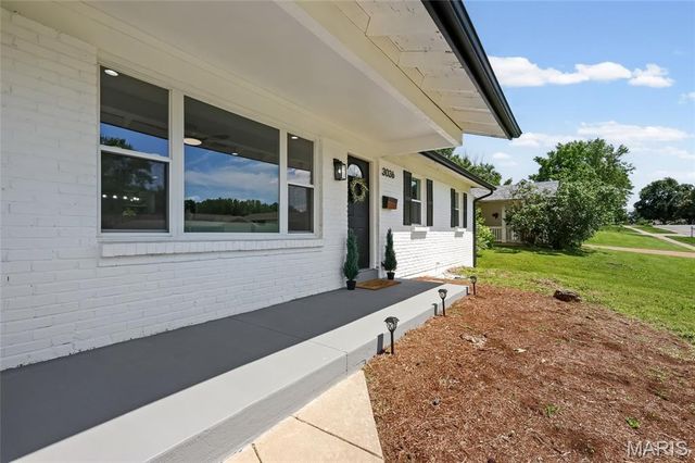 3036 Cherokee Lane, St Charles, MO 63301