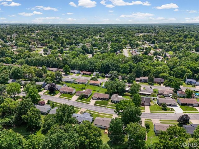 3036 Cherokee Lane, St Charles, MO 63301