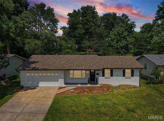 3036 Cherokee Lane, St Charles, MO 63301
