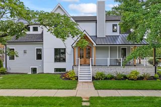 1100 Washington Street, Glenview, IL 60025