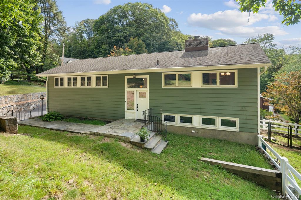 94 Todd Lane, Briarcliff Manor, NY 10510 — photo 2