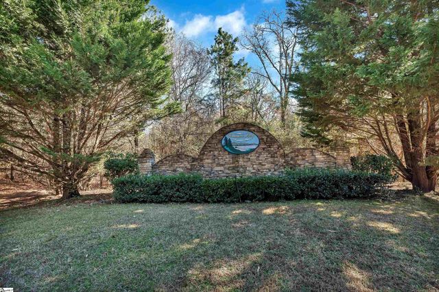 1106 Bay Drive, Fair Play, SC 29643