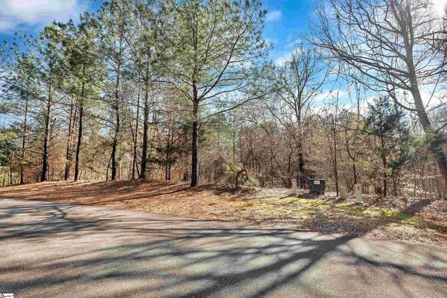 1106 Bay Drive, Fair Play, SC 29643