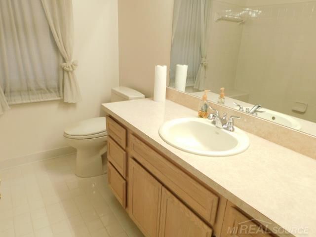 49230 Chestnut Hill Court, Shelby Twp, MI 48315