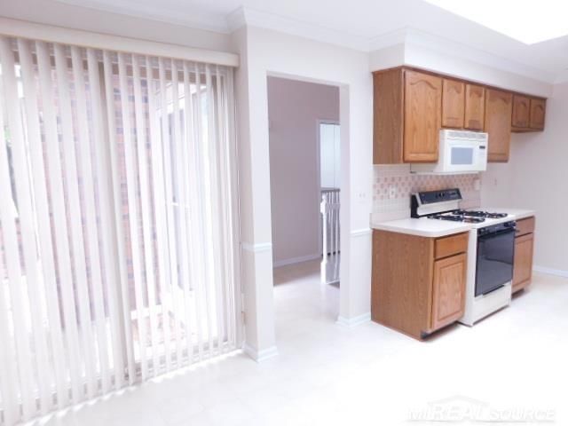 49230 Chestnut Hill Court, Shelby Twp, MI 48315