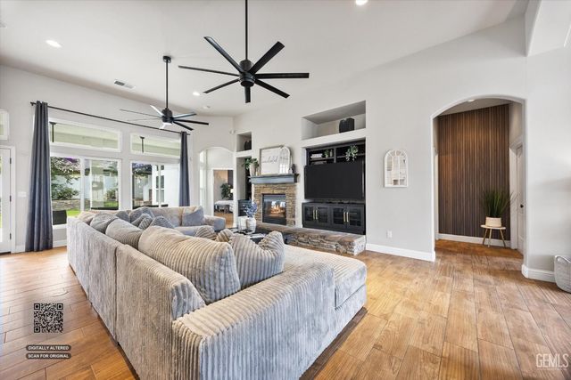 11605 Yarborough Avenue, Bakersfield, CA 93312