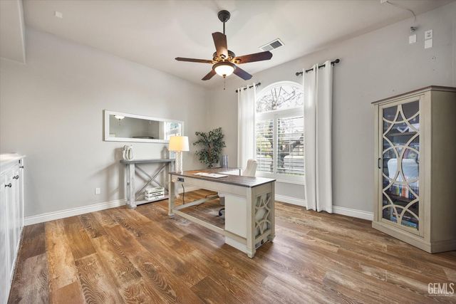 11605 Yarborough Avenue, Bakersfield, CA 93312