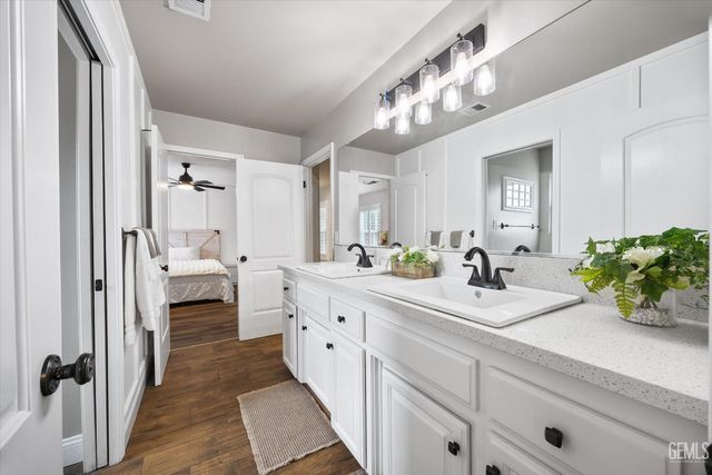 11605 Yarborough Avenue, Bakersfield, CA 93312