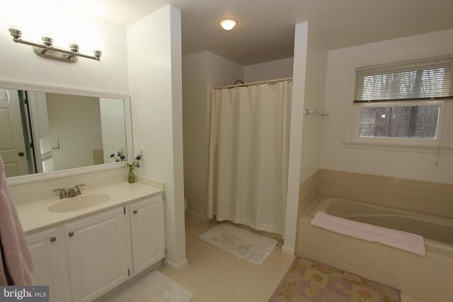 10265 GREYSTONE RD, Manassas, VA 20111