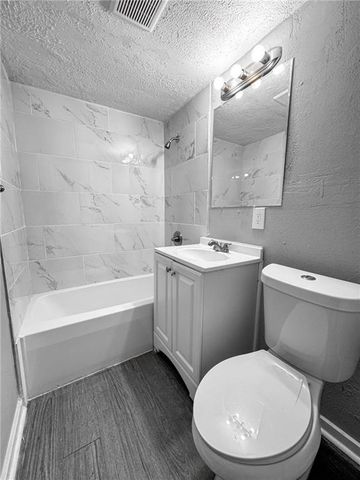 5825 Manchester Drive, Kansas City, MO 64129