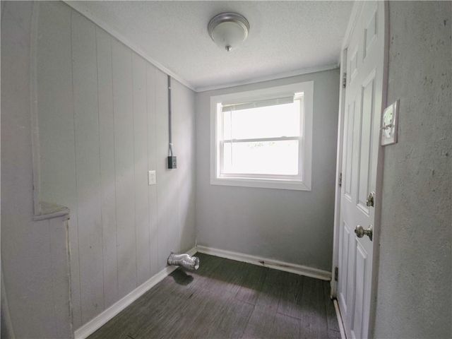 5825 Manchester Drive, Kansas City, MO 64129