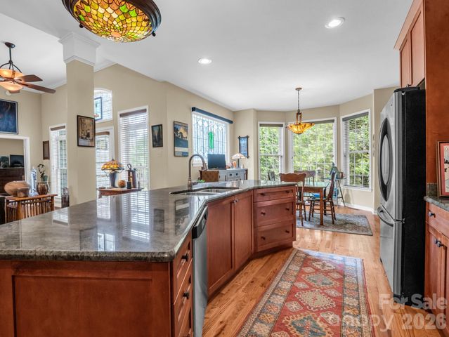 21 Kanuga Forest Drive, Hendersonville, NC 28739