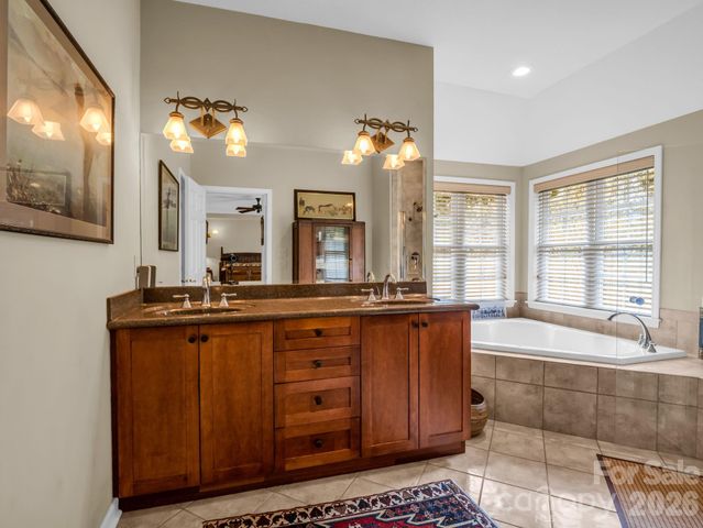 21 Kanuga Forest Drive, Hendersonville, NC 28739