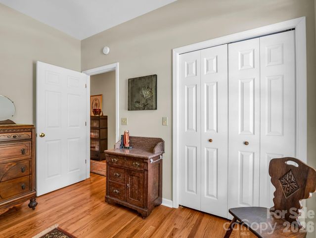 21 Kanuga Forest Drive, Hendersonville, NC 28739