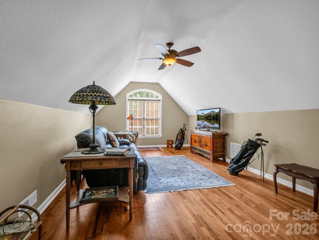 21 Kanuga Forest Drive, Hendersonville, NC 28739