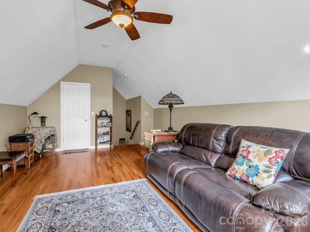 21 Kanuga Forest Drive, Hendersonville, NC 28739