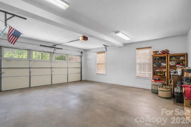 21 Kanuga Forest Drive, Hendersonville, NC 28739