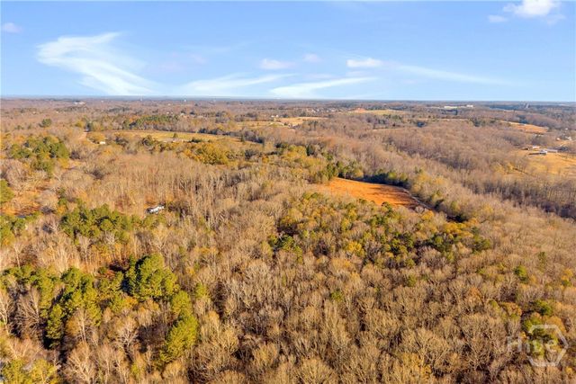 1074 Old Hoods Mill Road, Commerce, GA 30529