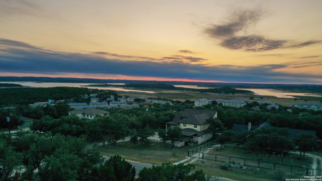 2350 Sunset Ridge, Canyon Lake, TX 78133