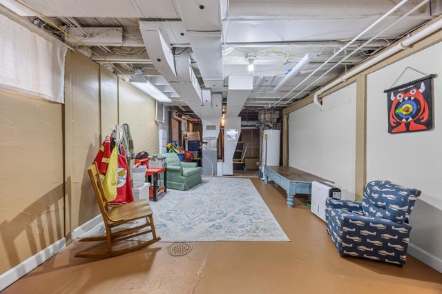 727 Oak Street N, Fargo, ND 58102