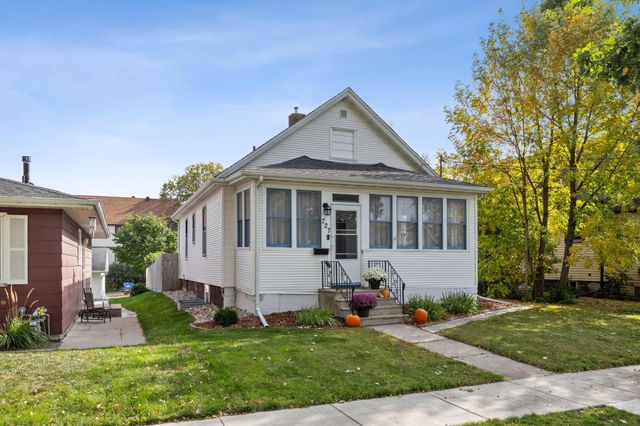 727 Oak Street N, Fargo, ND 58102
