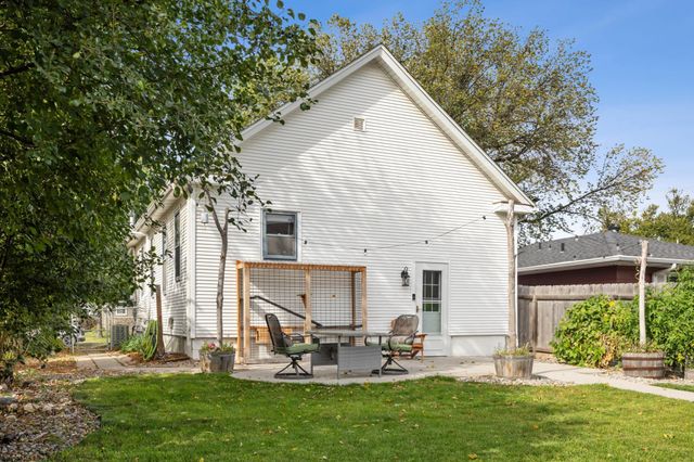 727 Oak Street N, Fargo, ND 58102