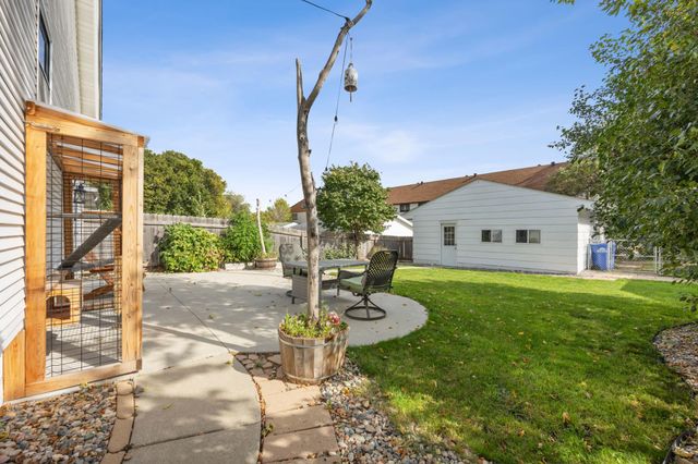 727 Oak Street N, Fargo, ND 58102