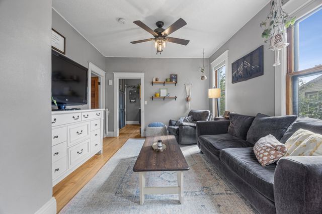 727 Oak Street N, Fargo, ND 58102