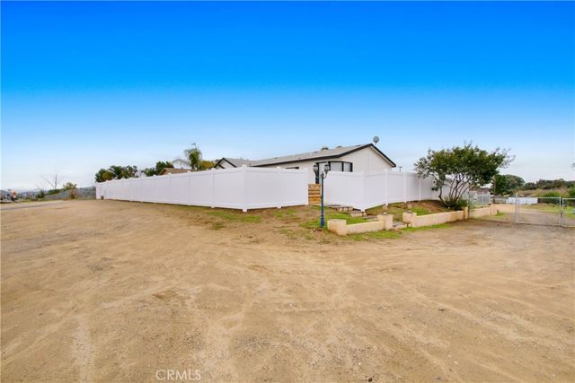 27321 La Piedra Road, Menifee, CA 92584
