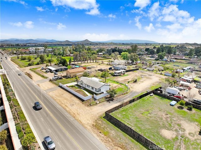 27321 La Piedra Road, Menifee, CA 92584