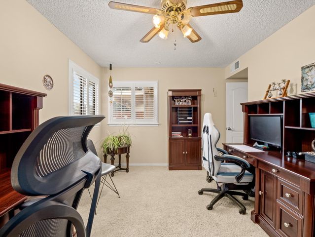 9322 N Jackson Avenue, Fresno, CA 93720