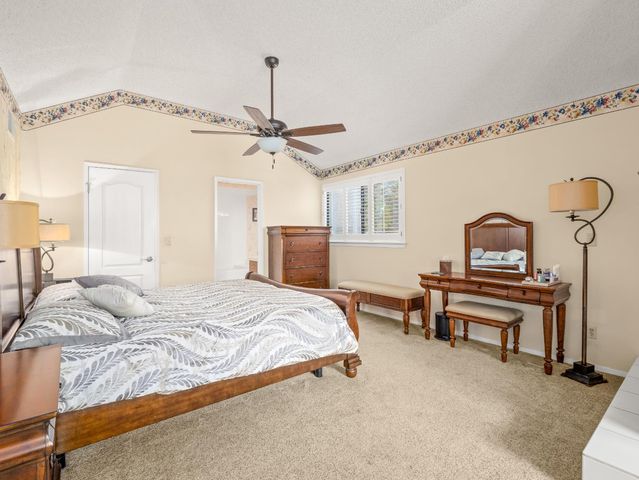 9322 N Jackson Avenue, Fresno, CA 93720