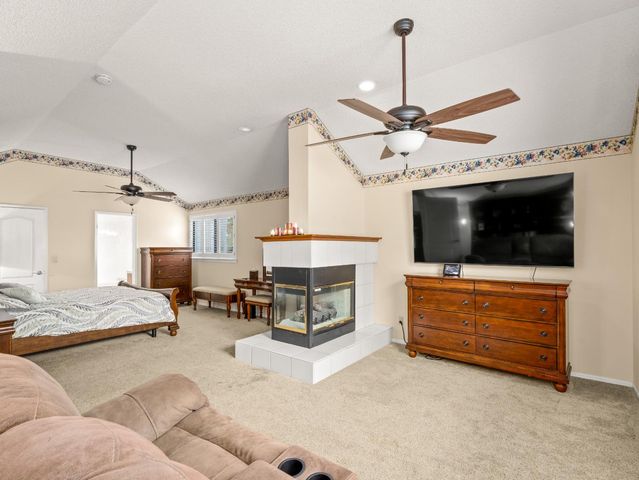 9322 N Jackson Avenue, Fresno, CA 93720