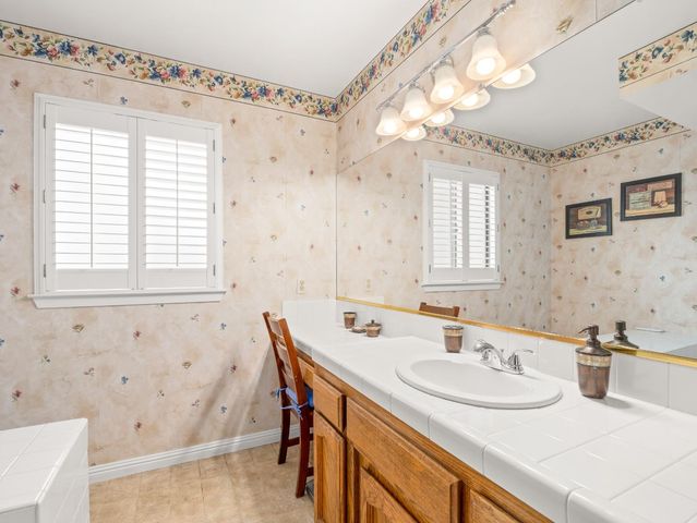 9322 N Jackson Avenue, Fresno, CA 93720