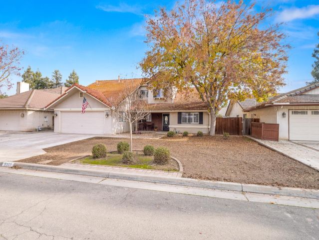 9322 N Jackson Avenue, Fresno, CA 93720