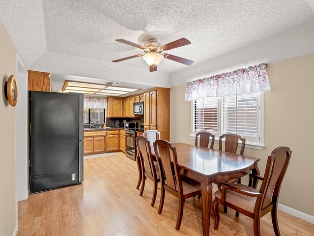 9322 N Jackson Avenue, Fresno, CA 93720