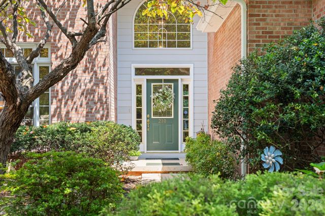 210 Clear Vista Circle, Asheville, NC 28805