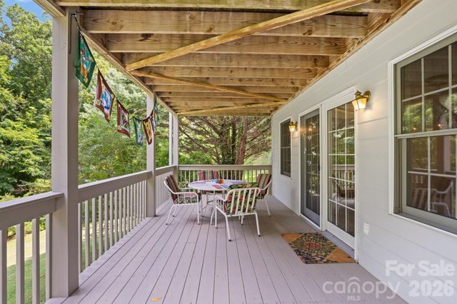 210 Clear Vista Circle, Asheville, NC 28805