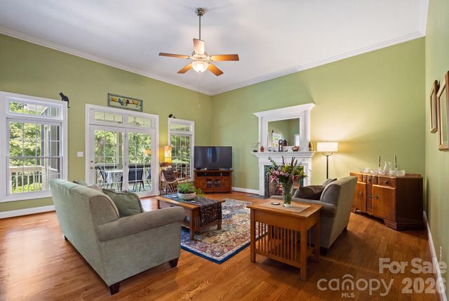 210 Clear Vista Circle, Asheville, NC 28805