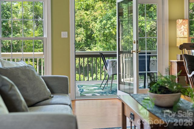 210 Clear Vista Circle, Asheville, NC 28805