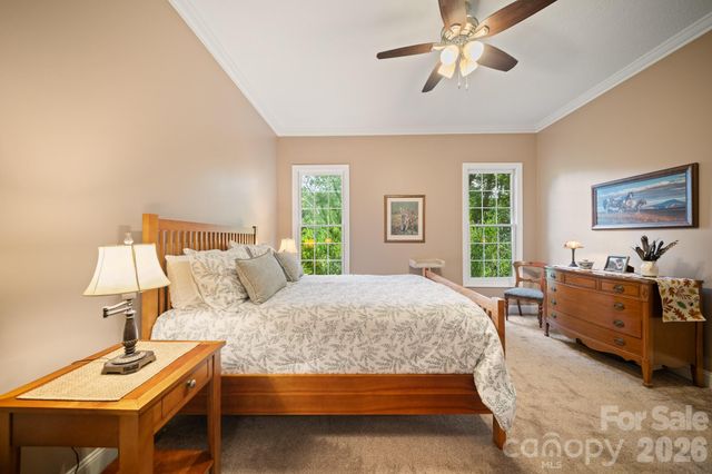 210 Clear Vista Circle, Asheville, NC 28805