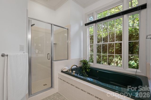 210 Clear Vista Circle, Asheville, NC 28805