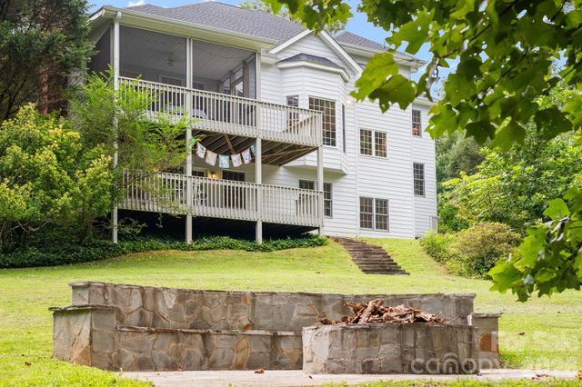 210 Clear Vista Circle, Asheville, NC 28805