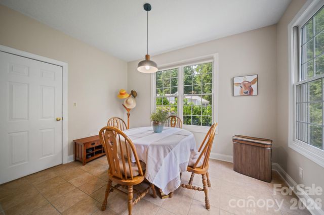 210 Clear Vista Circle, Asheville, NC 28805